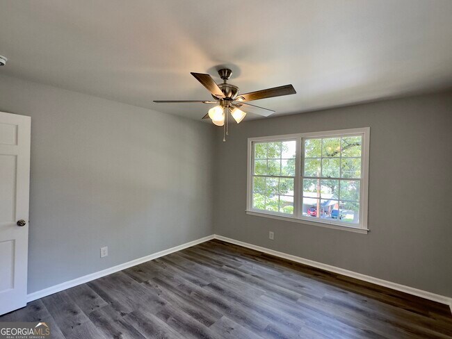 Building Photo - 6 Westlyn Dr