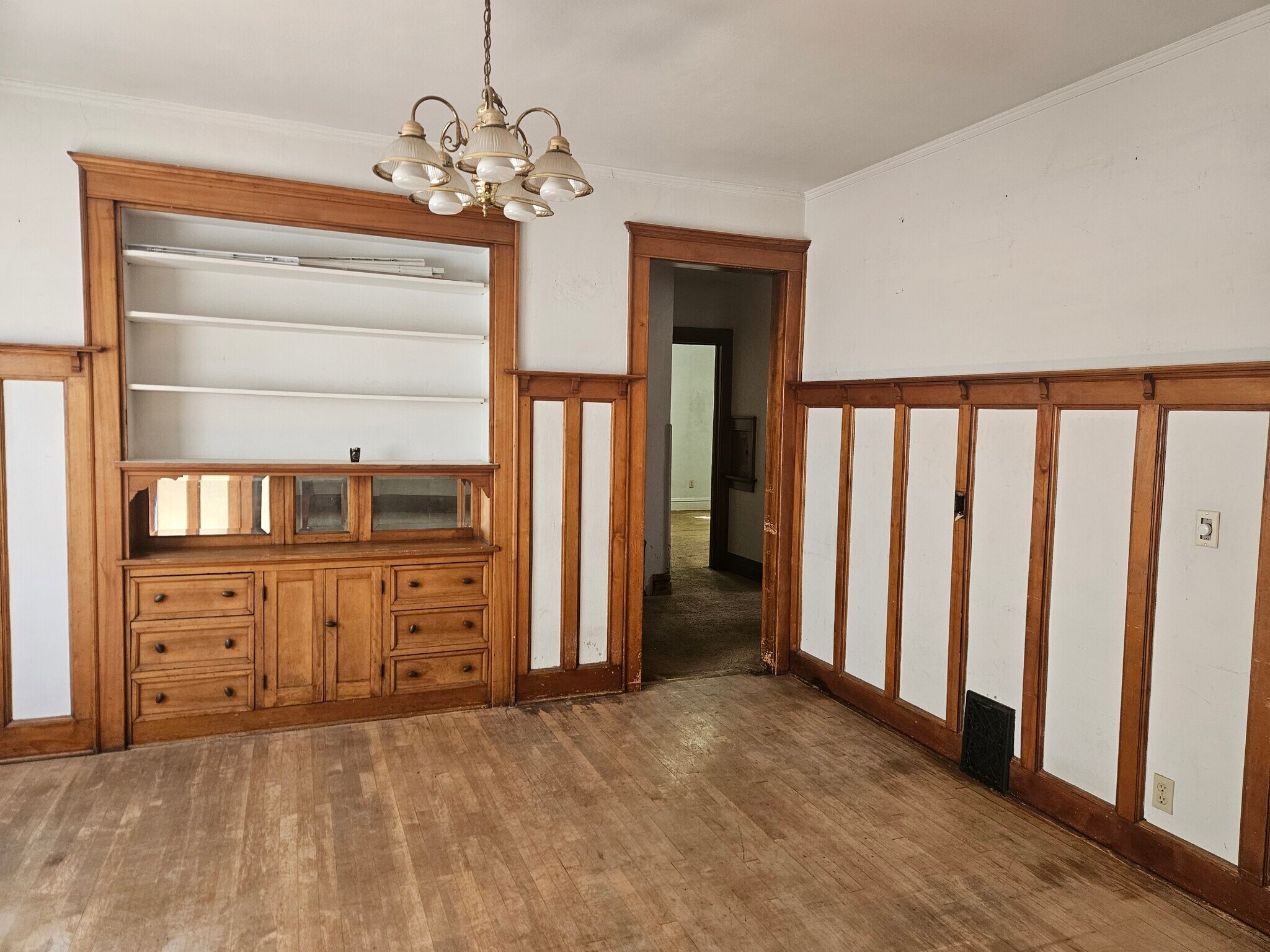 Building Photo - 2567 N Frederick Ave