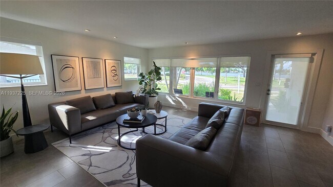 Building Photo - 800 Polk St