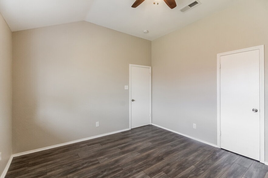 Building Photo - 912 Blewitt Dr