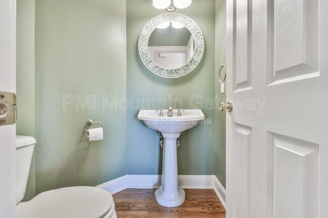 Building Photo - 894 Oak Pointe Dr