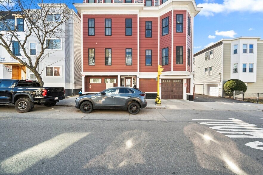 Building Photo - 39 Lexington St