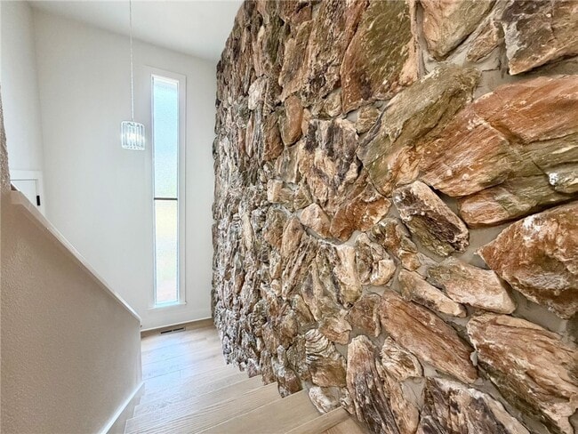 Building Photo - 14911 Dutchmans Dr