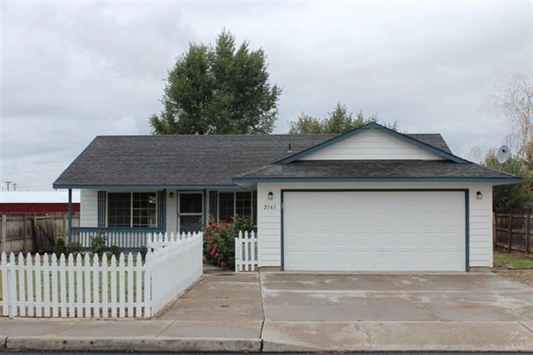 Primary Photo - 2161 NE Yellowpine Rd