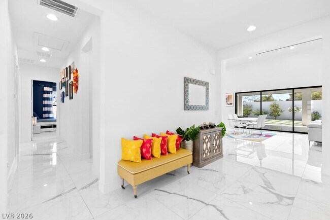 Building Photo - 4315 N Dapple Gray Rd