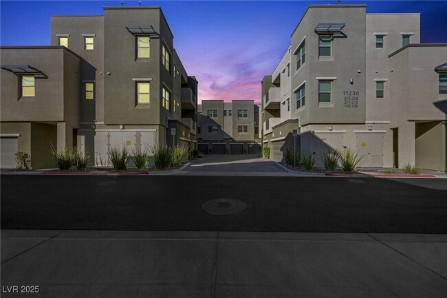 Building Photo - 11236 Rainbow Peak Ave