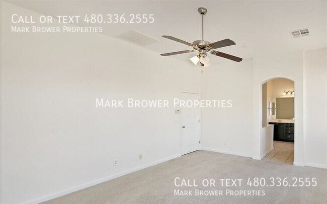 Building Photo - 11423 W La Reata Ave