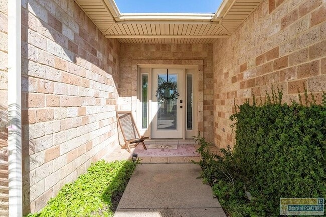 Building Photo - 29 Torrey Pines Dr