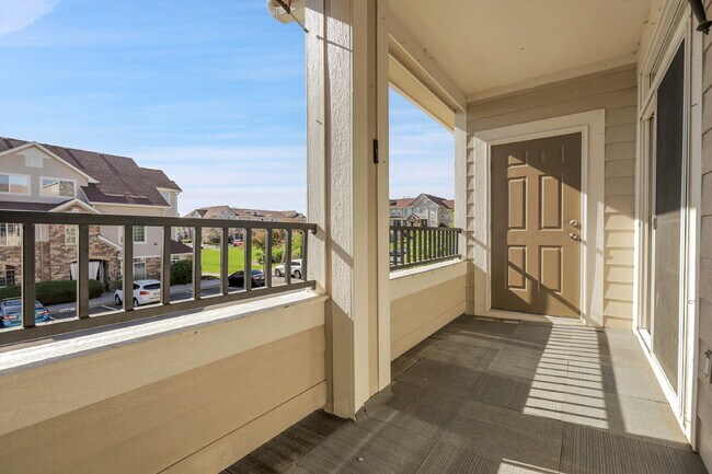 Building Photo - $2,250.00- 2 bed, 2 bath Condo with detach...