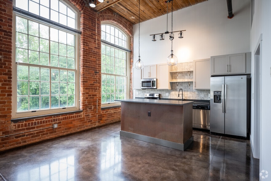 2BR, 1BA - 1080SF - Arcadia Station Lofts