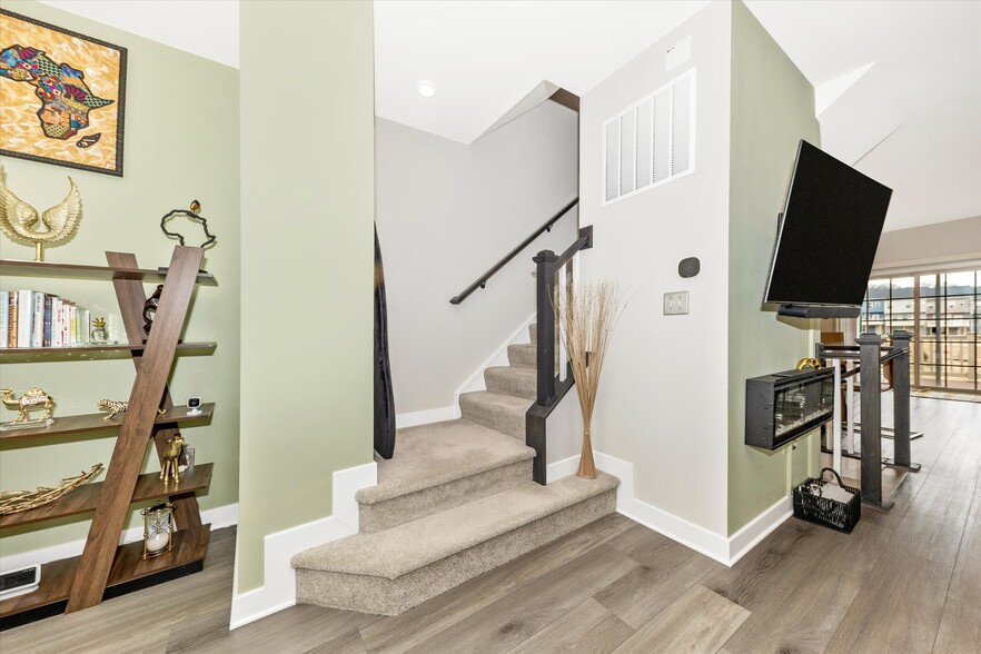 Building Photo - 166 Drydock Way