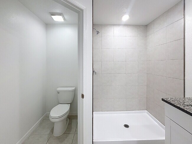 Building Photo - 822 Tennyson Mill Cir