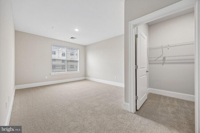 Building Photo - 1800 Whirlaway Ln