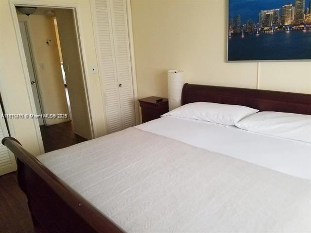 Building Photo - 1430 NE 170th St