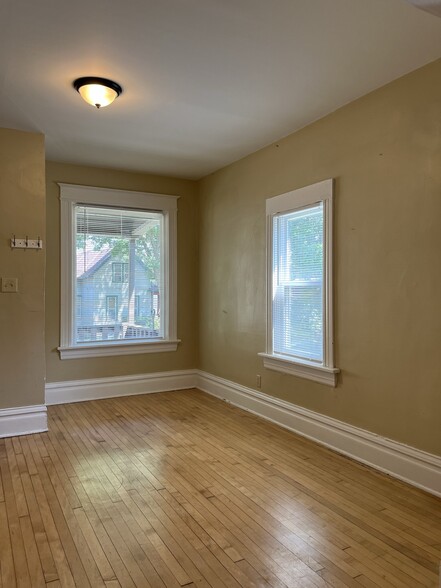 Building Photo - 2139 S Aldrich St