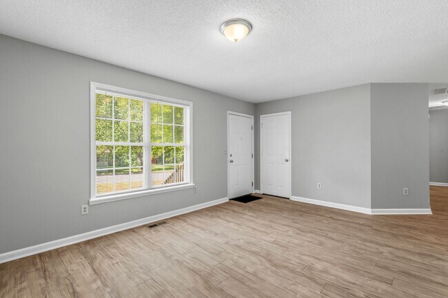 Building Photo - 1811 Cody Ave
