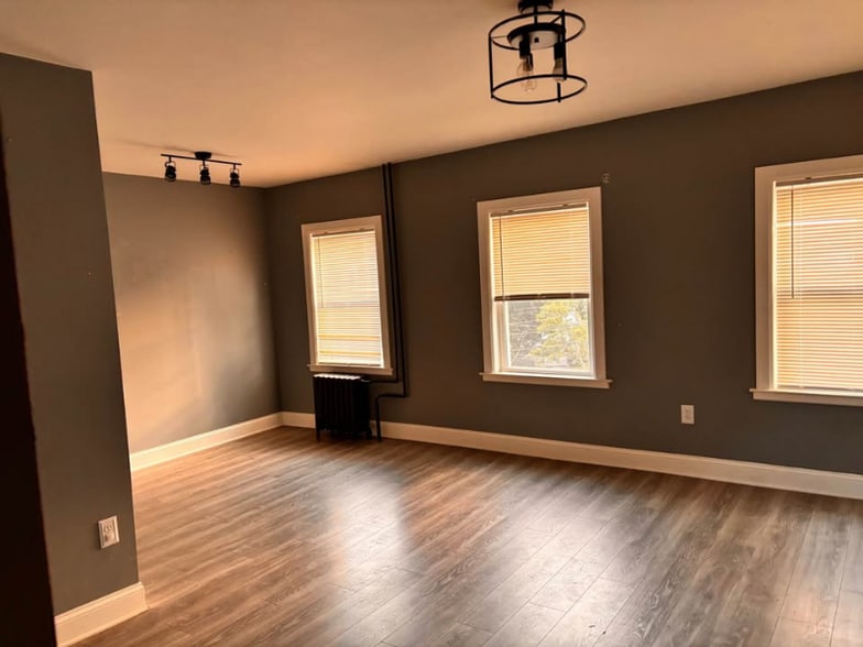 Primary Photo - 86 McAdoo Ave