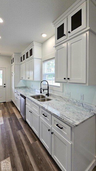 Building Photo - 4009 Stoke Dr