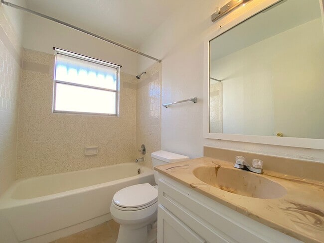 Building Photo - West El Paso 3 bed refrig A/C Home
