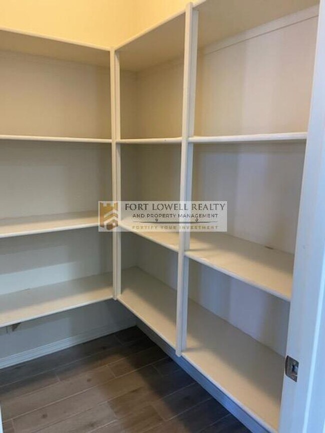 Building Photo - Luxury Living in Oro Valley $2750.