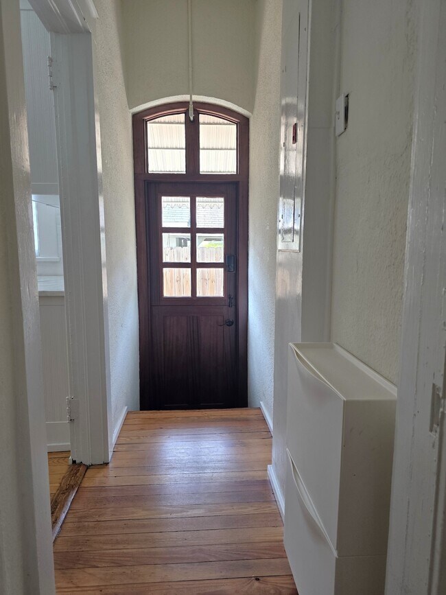 Building Photo - 1429 Stovall St