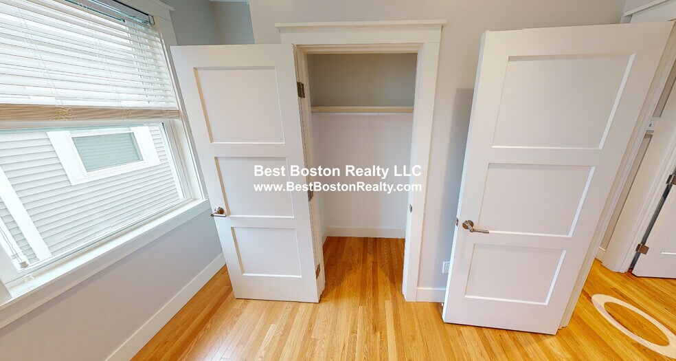 Building Photo - 70 Spring St