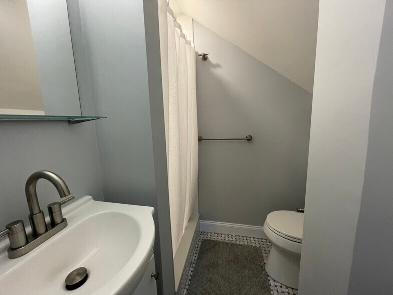 Building Photo - 50 Irving St