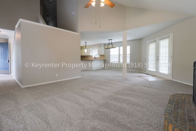 Building Photo - 3 Bed | 2.5 Bath in Jenks!