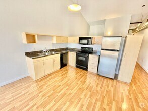 Building Photo - Studio Loft in Downtown San Diego w/ Vault...