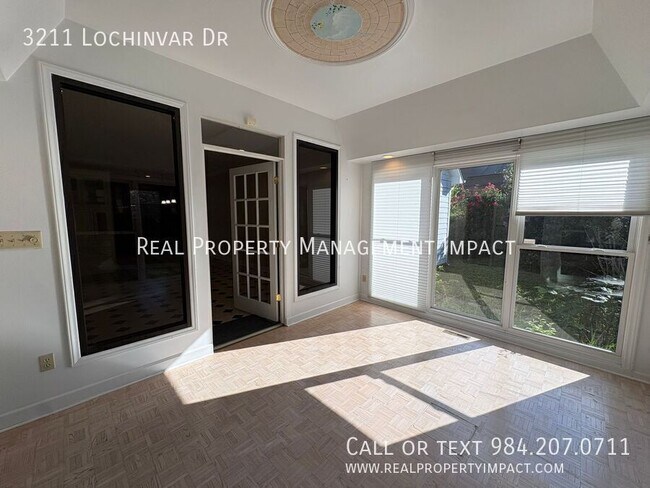 Building Photo - 3211 Lochinvar Dr