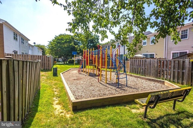 Building Photo - 1851 Sharwood Pl