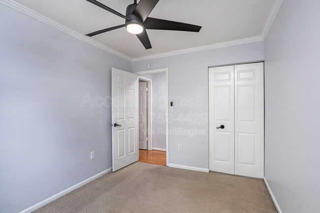 Building Photo - 6107 Summer Park Ln