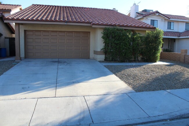 Building Photo - "Charming 2-Bed, 2-Bath Oasis in Las Vegas...