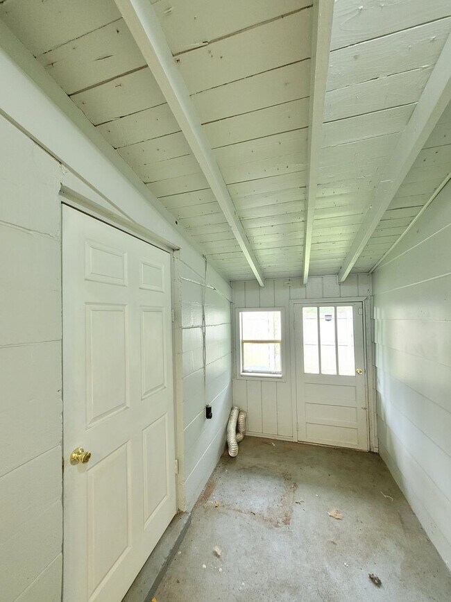 Building Photo - 700 Barksdale St