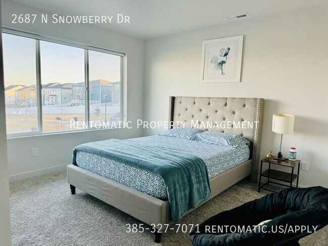 Building Photo - 2687 N Snowberry Dr