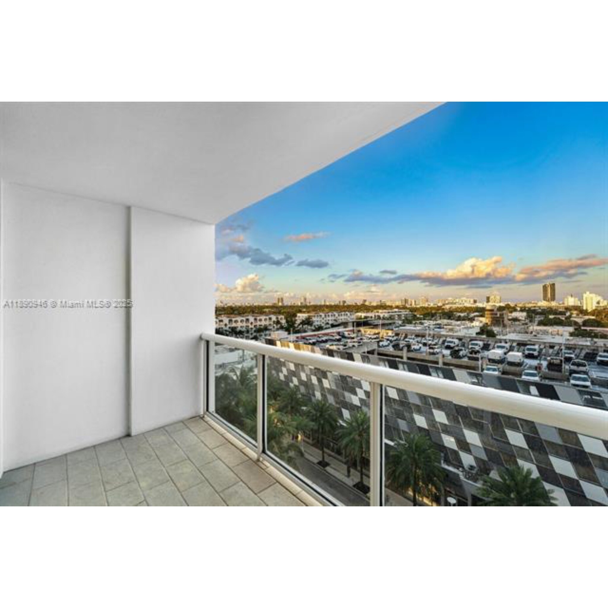 Building Photo - 1800 Sunset Harbour Dr