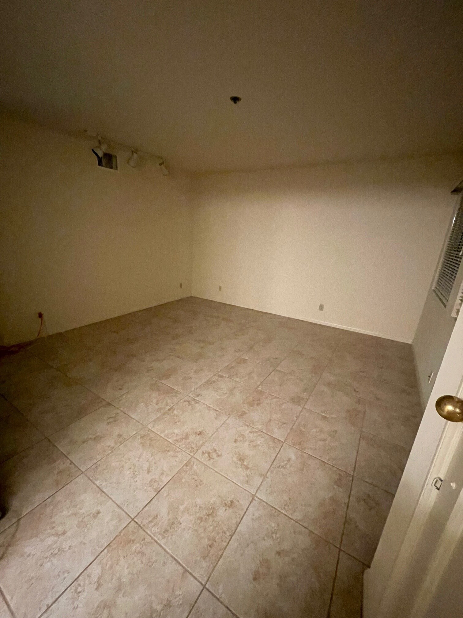 Living room - 999 Figueroa Ter