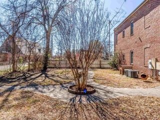 Building Photo - 416 N Orange St
