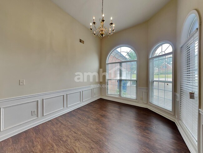 Building Photo - 190 Cedarhurst Rd