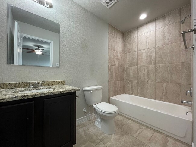 Building Photo - Townhome for rent