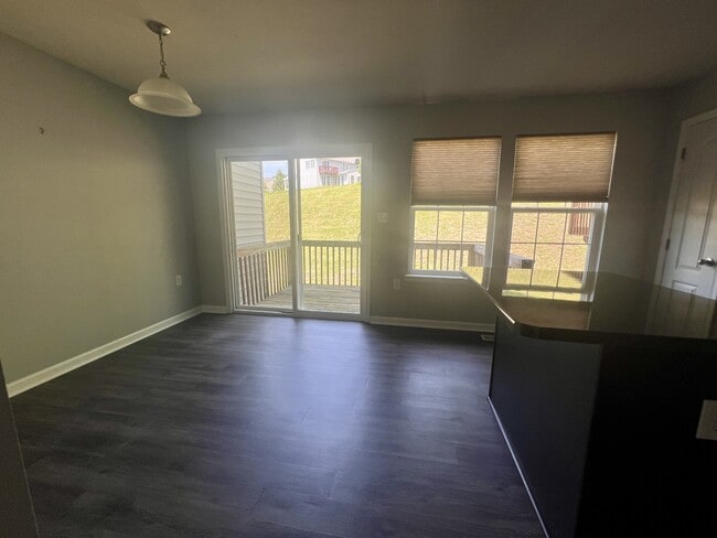Building Photo - 328 Falcon Run