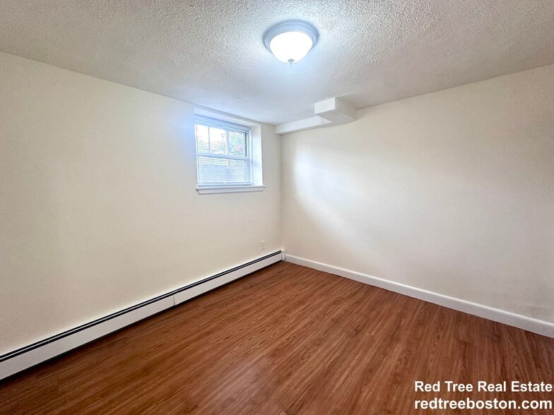 Building Photo - 166 Beacon St