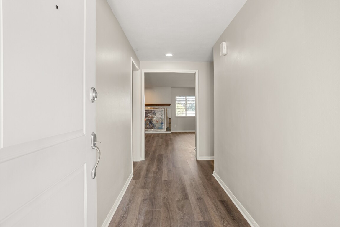 Building Photo - 205 E Old Mill Rd