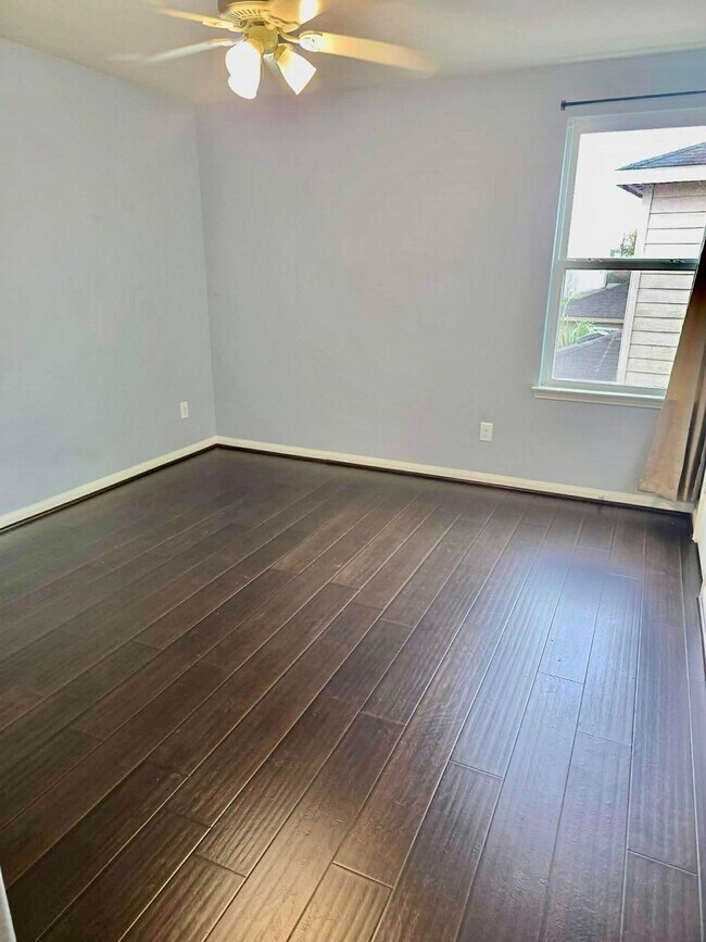 Building Photo - 11207 Hall Ridge Ct