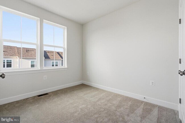 Building Photo - 602 Watermans Dr