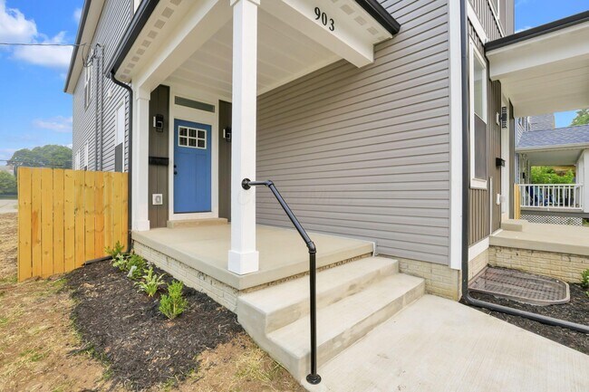 Building Photo - 901 Miller Ave
