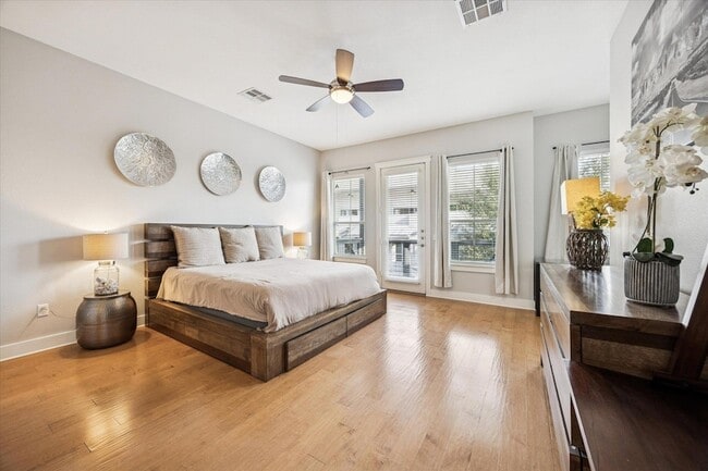 Building Photo - 2520 Bluebonnet Ln