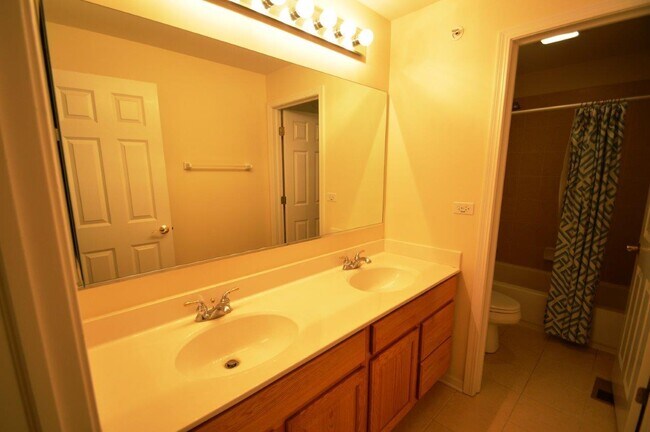 Building Photo - 8095 Boulder Ct