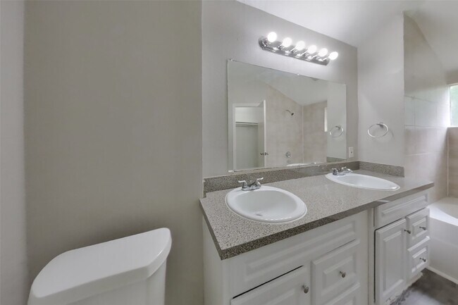 Building Photo - 18311 Autumn Trails Ln