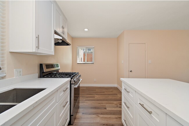 Building Photo - Private South Redondo Beach Back House | Fully Remodeled | 2-Car Garage | Minutes to the Beach!